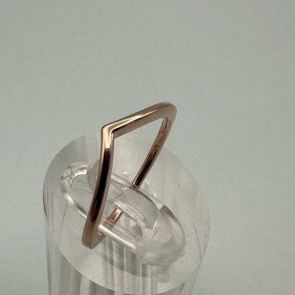 Pandora Polished Wishbone Ring – Size 54 / US 7 | Classic V-Shape Stacking Ring - Picture 9 of 10